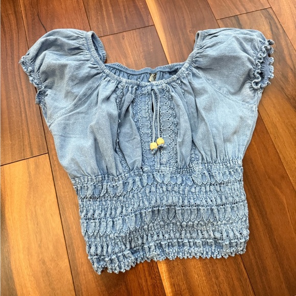 Blanco By Nature Tops - Blanco By Nature Azure Blue Smocked Puff-Sleeve Crop Top Size Small